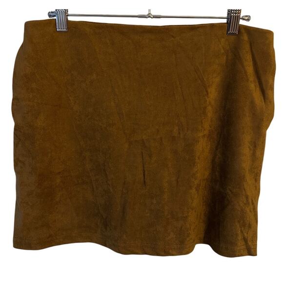New Lucca Braned Suede Stretchy Skirt - Size M - Picture 1 of 2